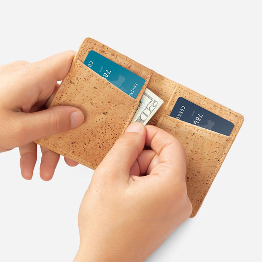 Corkor - Minimalist Wallet Made From Cork - Light Brown / Natural Cork Color